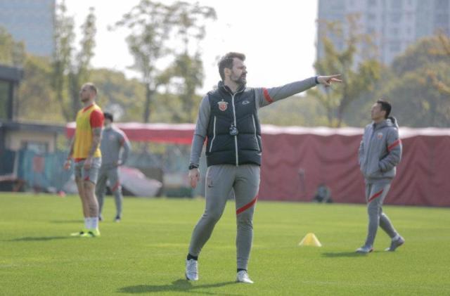 世界杯高清观看-海港春训升级敲定三场热身 开始筹划如何出战亚冠